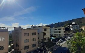 Apartamento próximo a avenida, localizado no 3 pavimento em prédio sem elevador, não cobramos taxa extra